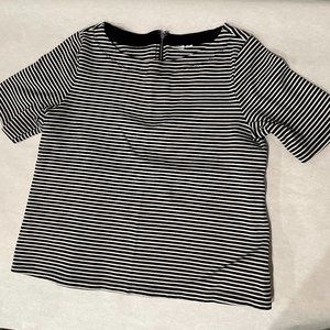 Gap Womens Size M Black/White short sleeve knit shirt with zip back